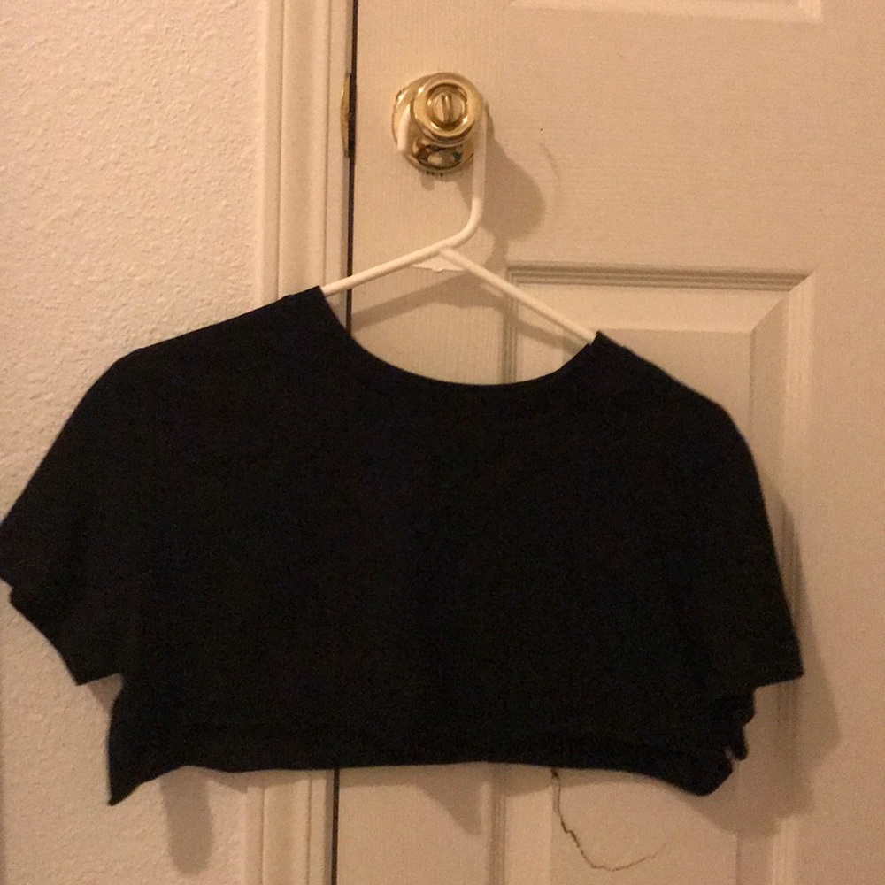 cropped black f21 tee
